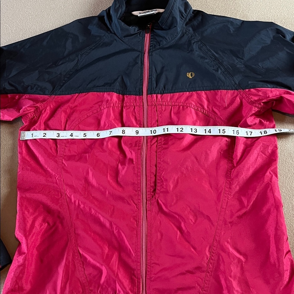 Pearl Izumi Vibrant Pink Raspberry / Black Athletic Cycling Jacket - Medium - Picture 7 of 10